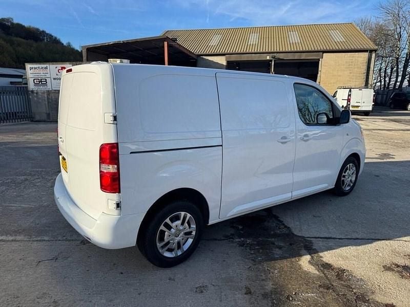 Used Vauxhall Vivaro Sportive 120 HP (88 kW) 2021 White MPV