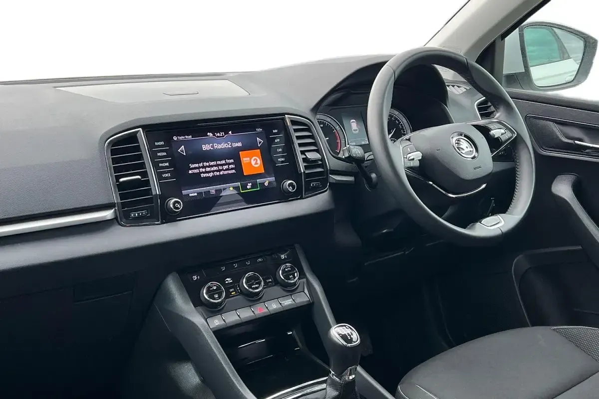 Used Skoda Karoq SE Drive 110 HP (80 kW) 2022 White SUV