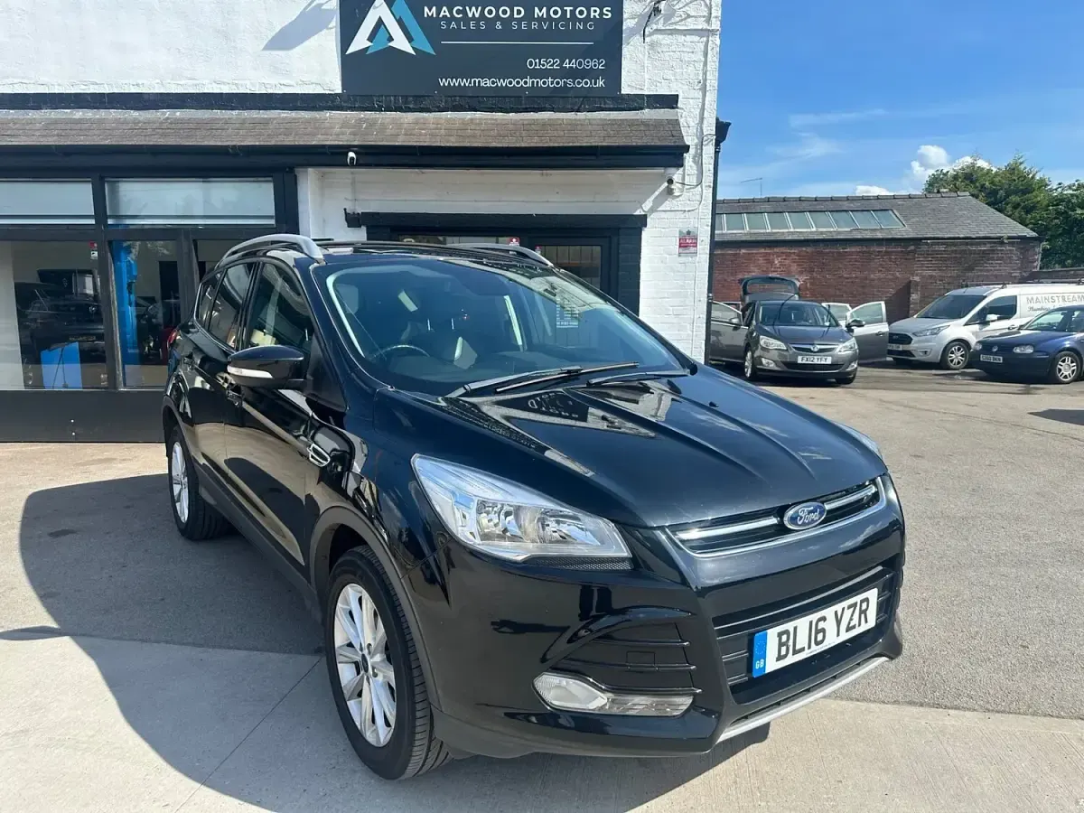 Used Ford Kuga Titanium 150 HP (110 kW) 2016 Black SUV