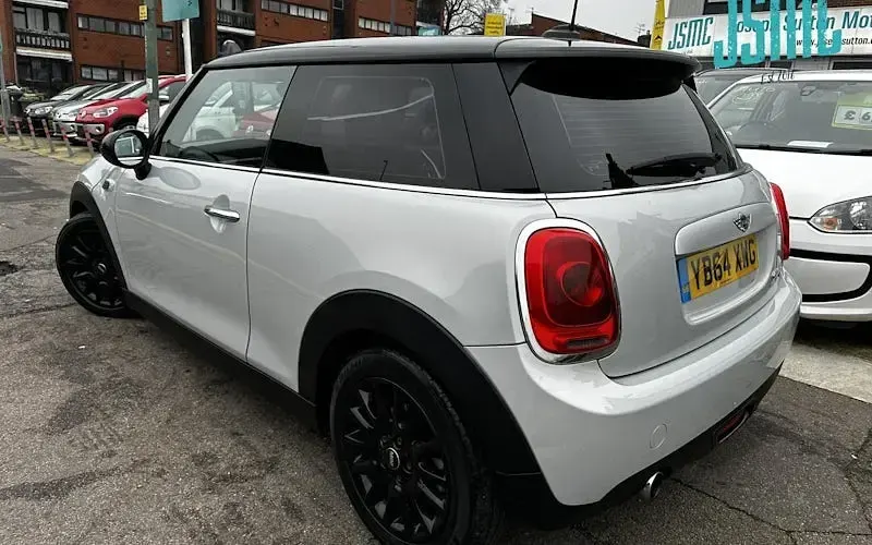 Used Mini Cooper Hatch 116 HP (85 kW) 2017 Hatchback