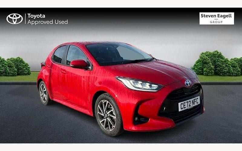 Used 2025 Toyota Yaris Hybrid Design Hatchback | £17,823 (Super price) - Image 1/4