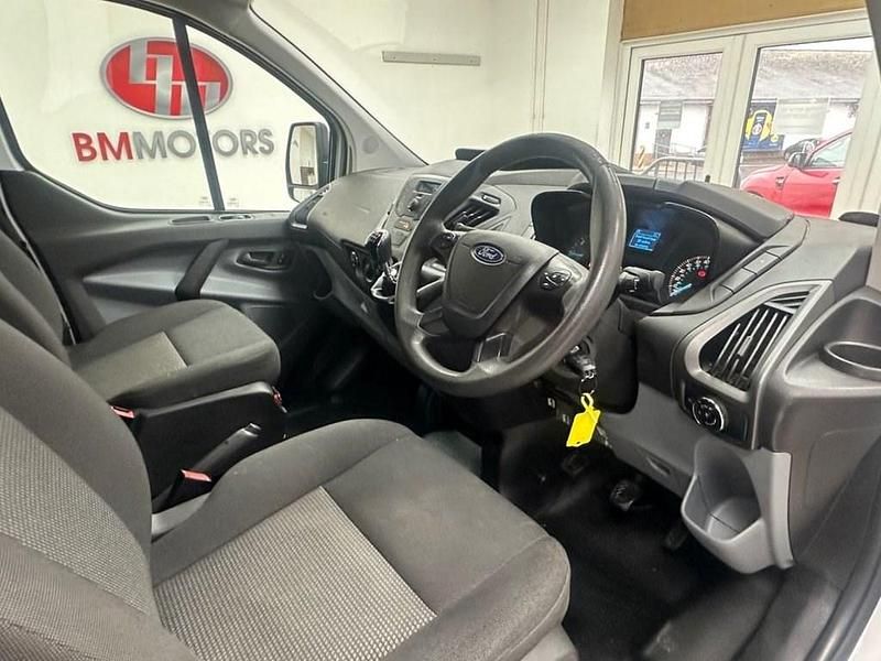 Used Ford Transit Custom 105 HP (77 kW) 2017 White Van