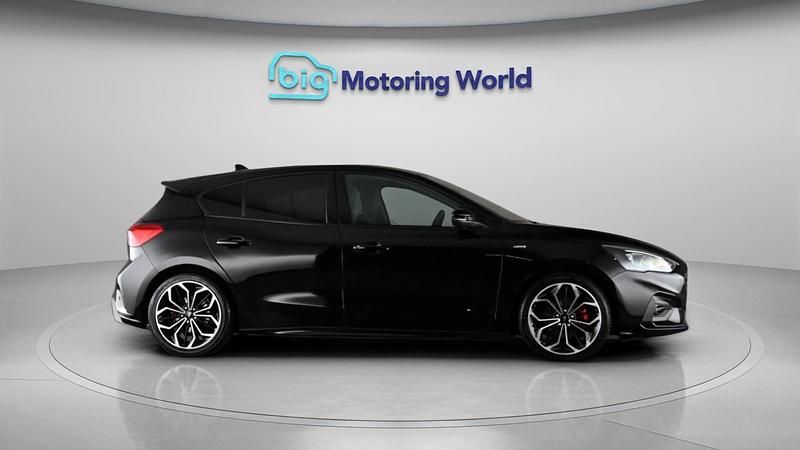 Used Ford Focus ST-Line X 125 HP (91 kW) 2018 Black Hatchback