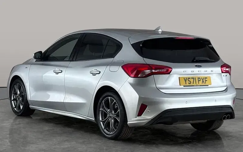 Used Ford Focus ST-Line 125 HP (91 kW) 2021 Silver Hatchback