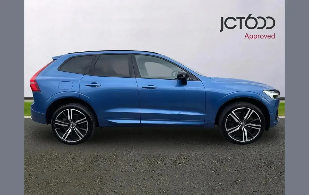 Used Volvo XC60 R-Design Pro 385 HP (283 kW) 2021 Blue SUV