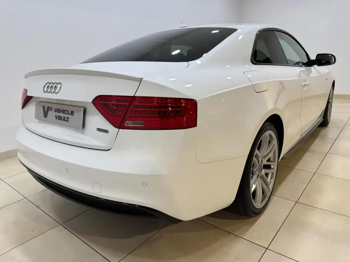 Used Audi A5 Black Edition 177 HP (130 kW) 2015 White Coupe