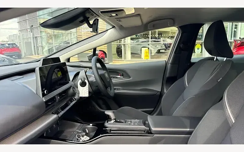 Used Toyota Prius Design 223 HP (164 kW) 2025 Grey Hatchback