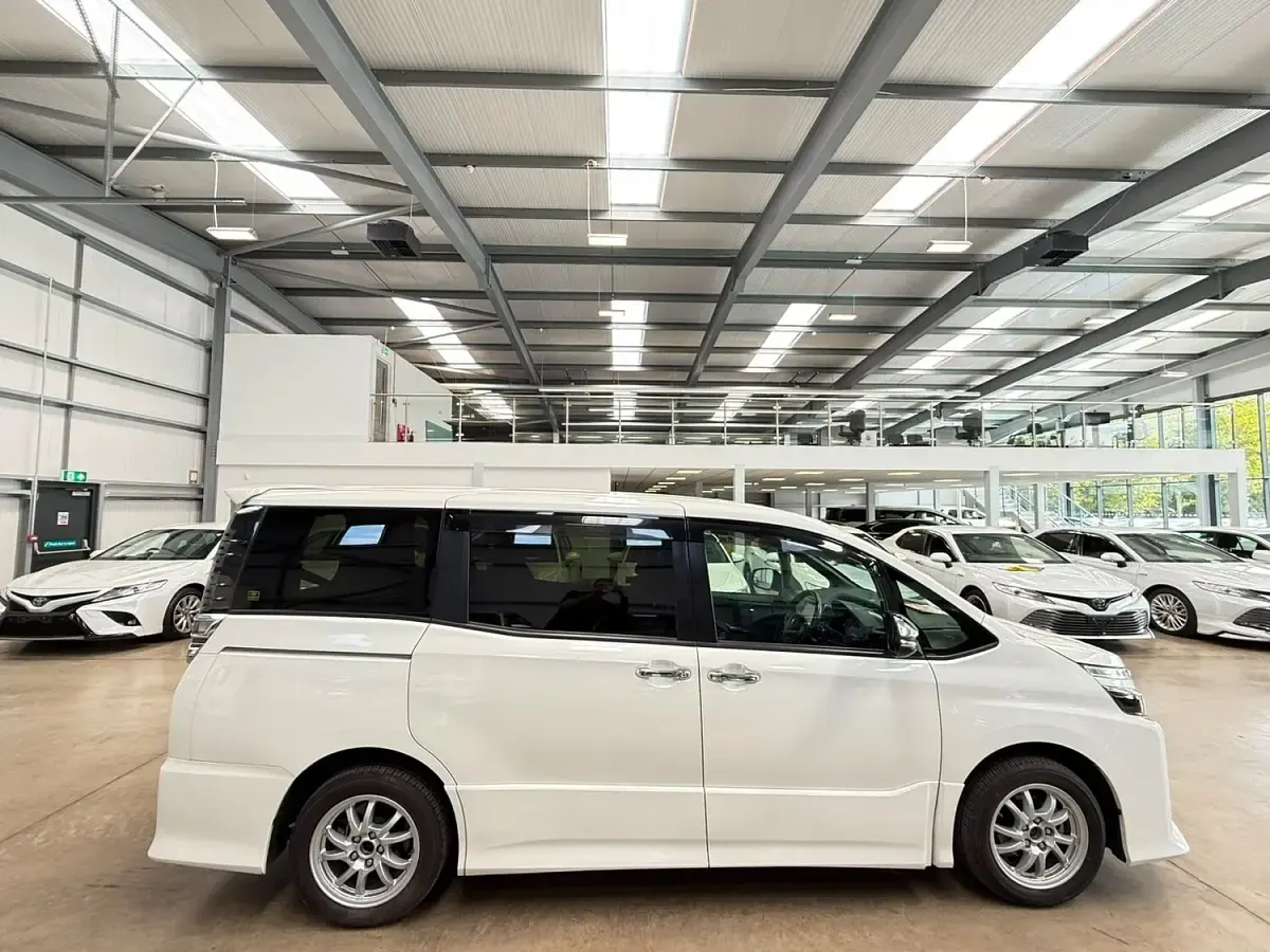Used Toyota Noah 2026 White MPV