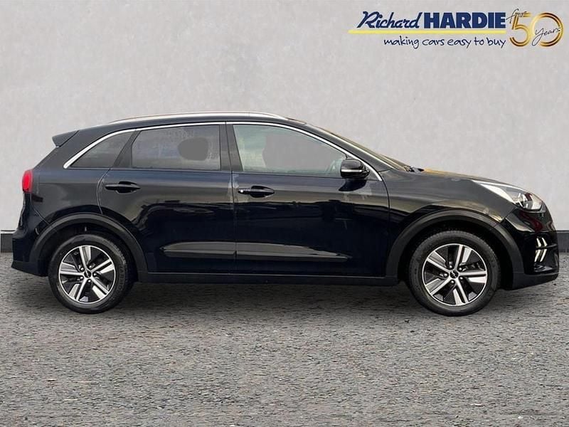 Second-hand Kia Niro 139 CP (102 kW) 2022 Negru SUV