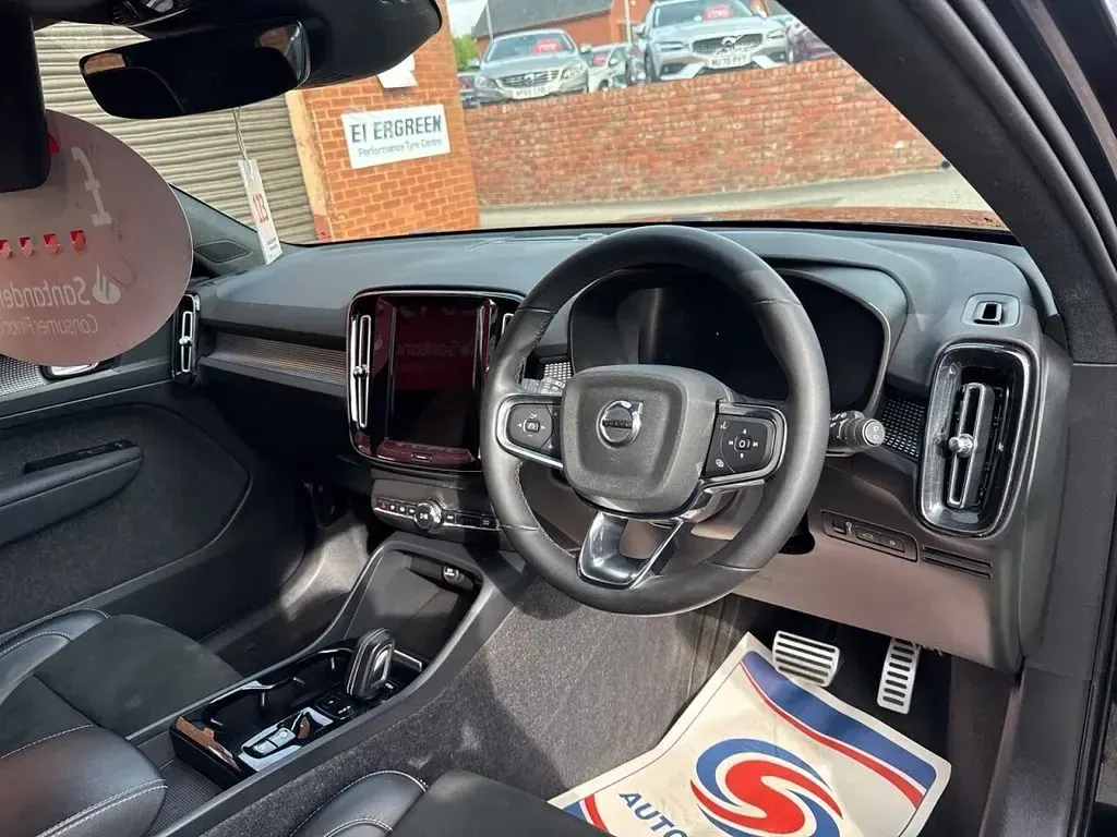 Used Volvo XC40 Ultimate 2022 Black SUV