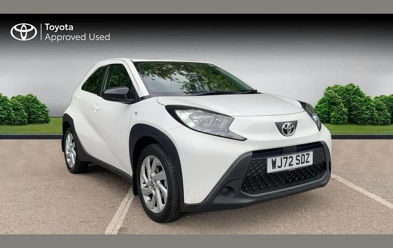 White Used 2022 Toyota Aygo X PURE SUV | £11,540 - Image 1/2