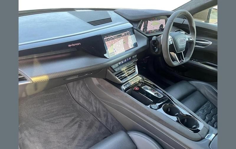 Used Audi e-tron GT quattro Comfort 475 kW (646 HP) 2022 Grey Sedan