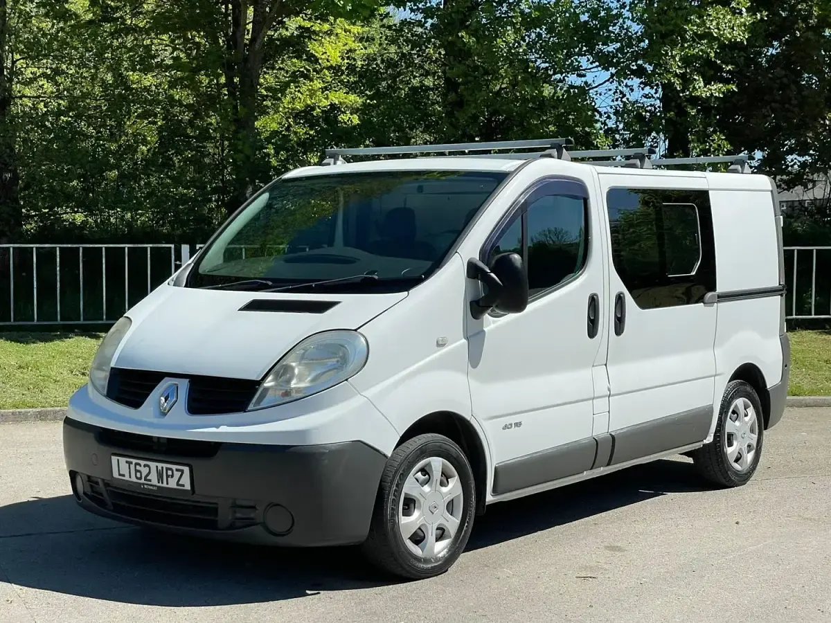 Gebraucht Renault Trafic 115 PS (84 kW) 2012 Weiß Van / Kleinbus