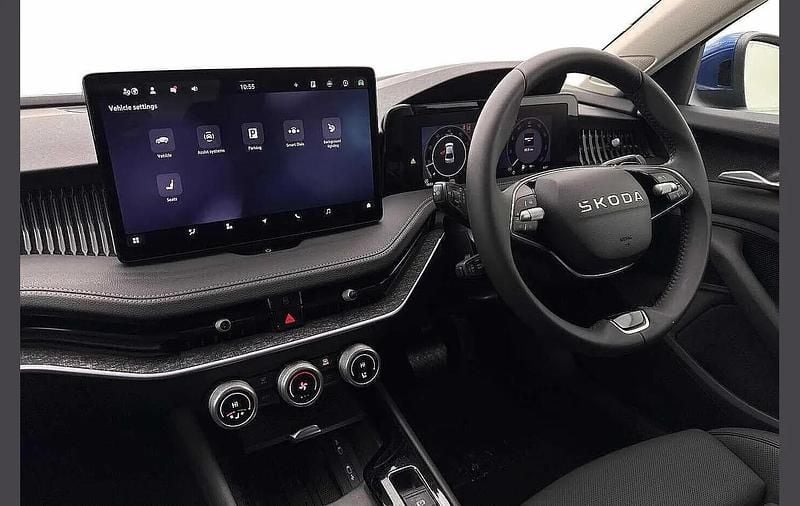 New Skoda Superb SE L 190 HP (139 kW) 2025 Cobalt blue metallic Hatchback