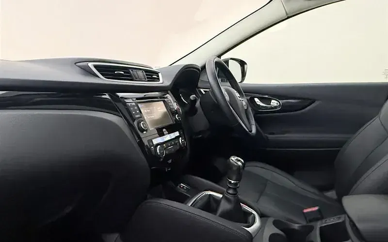 Used Nissan Qashqai Tekna 110 HP (80 kW) 2016 Black SUV
