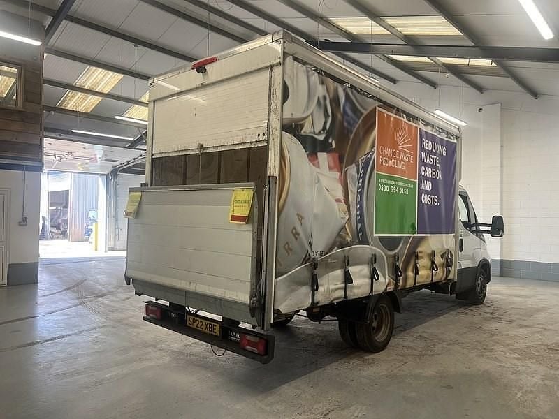 Used Iveco Daily 136 HP (100 kW) 2022 White