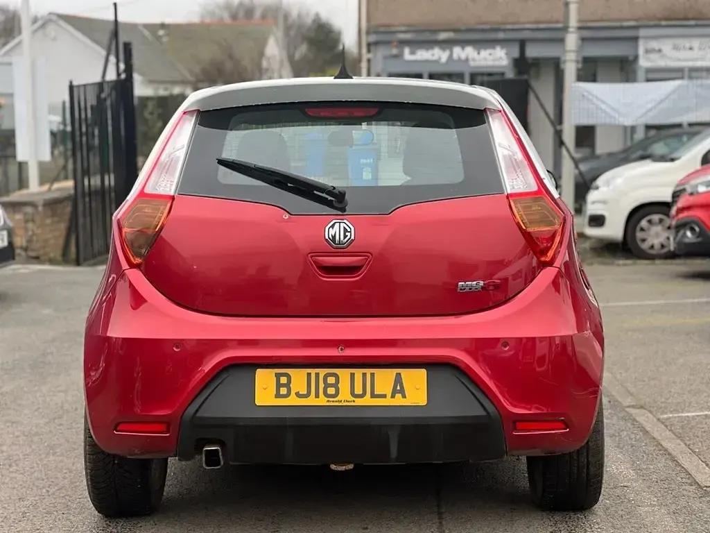 Usado MG MG3 106 HP (77 kW) 2018 Vermelho Citadino