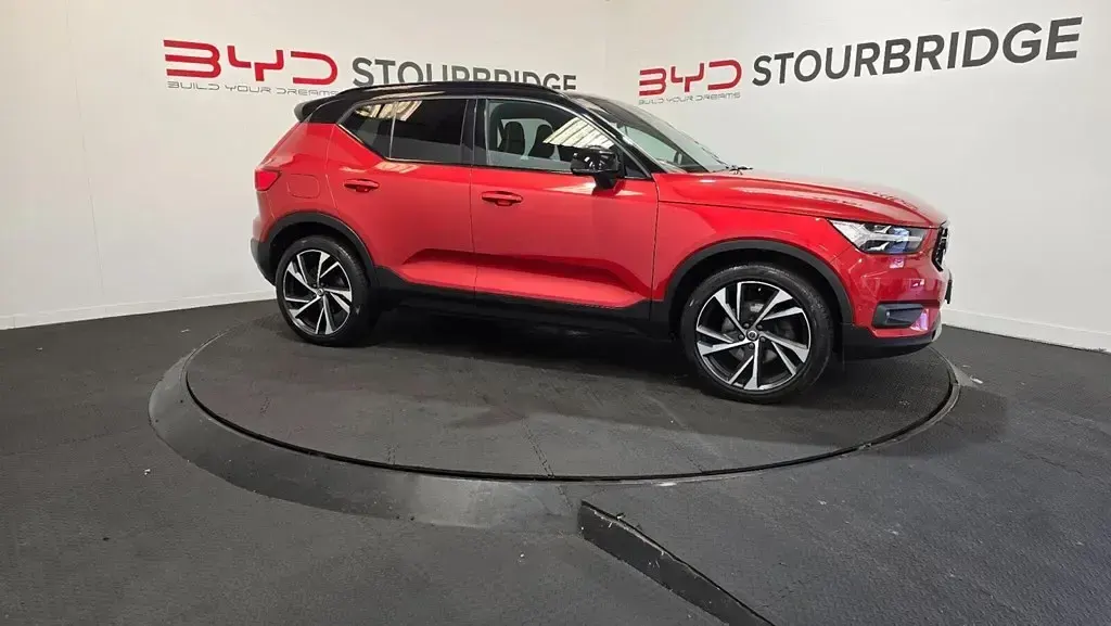Used Volvo XC40 2018 Red SUV