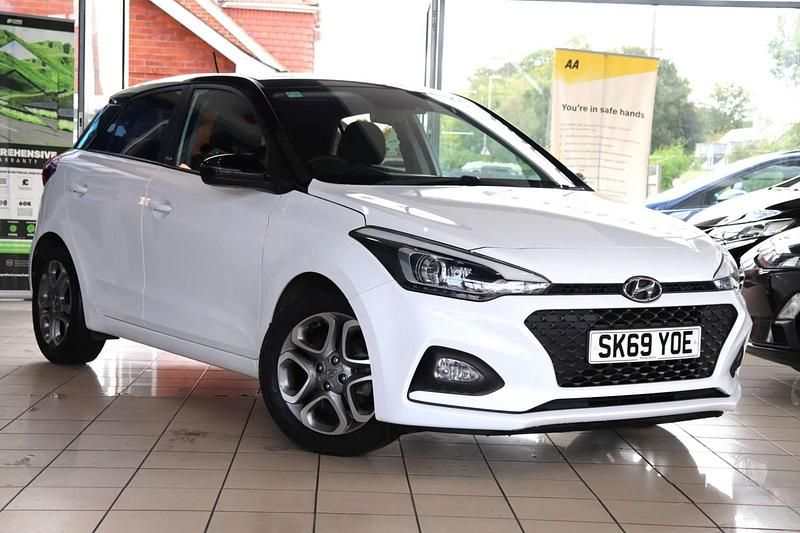 White Used 2019 Hyundai i20 Hatchback | £10,860 (Fair price) - Image 1/4