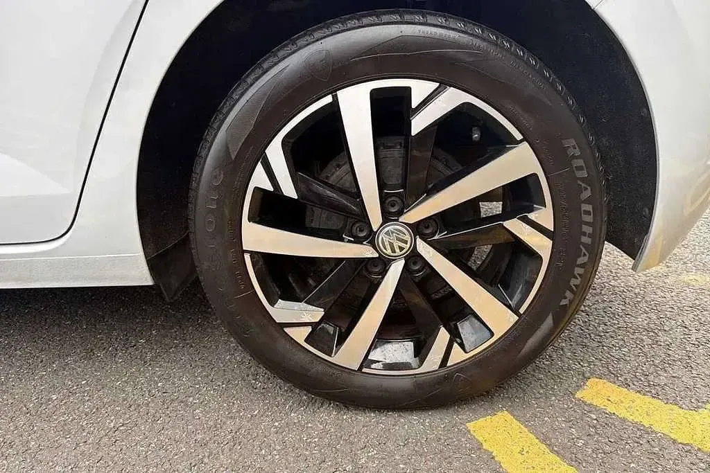 Used VW Polo Beats 95 HP (69 kW) 2019 Silver Hatchback