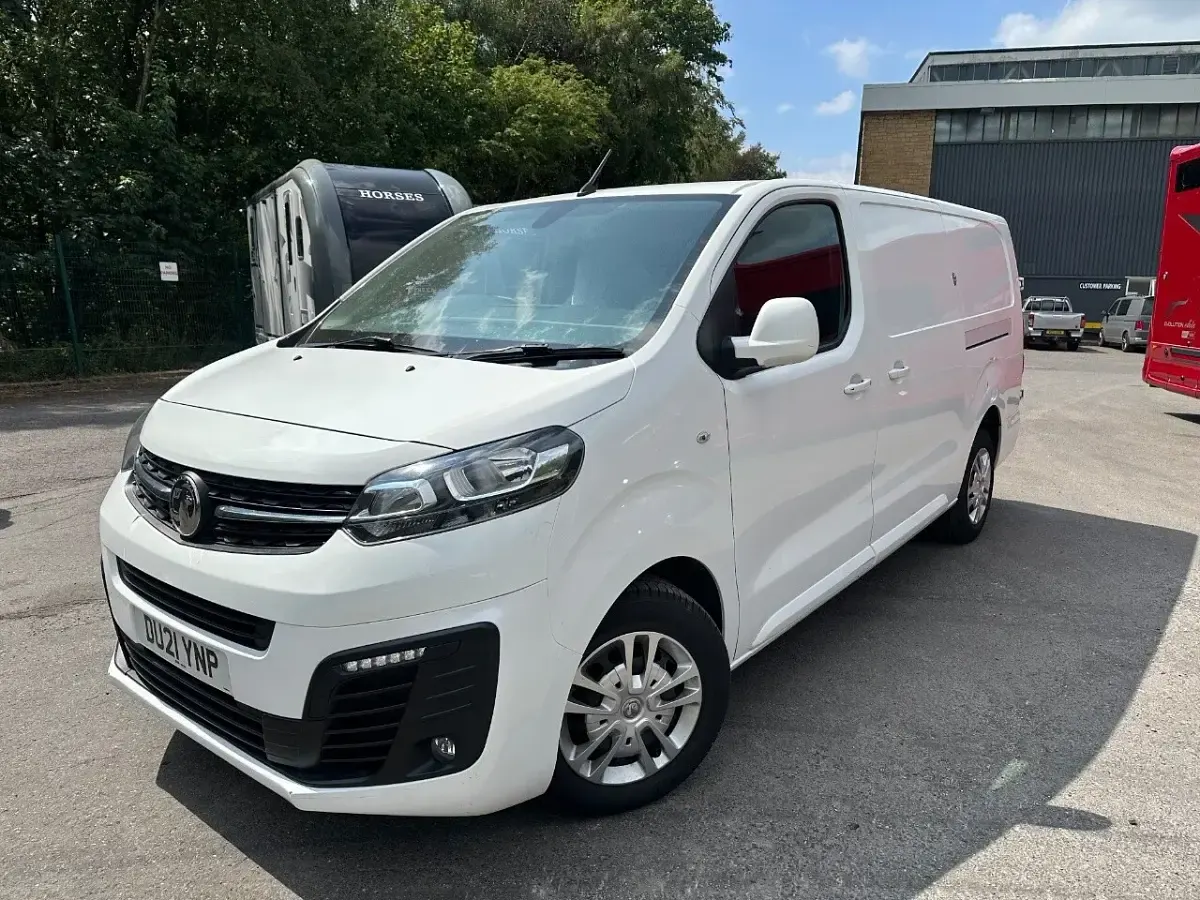 Used Vauxhall Vivaro Sportive 100 HP (73 kW) 2021 White MPV