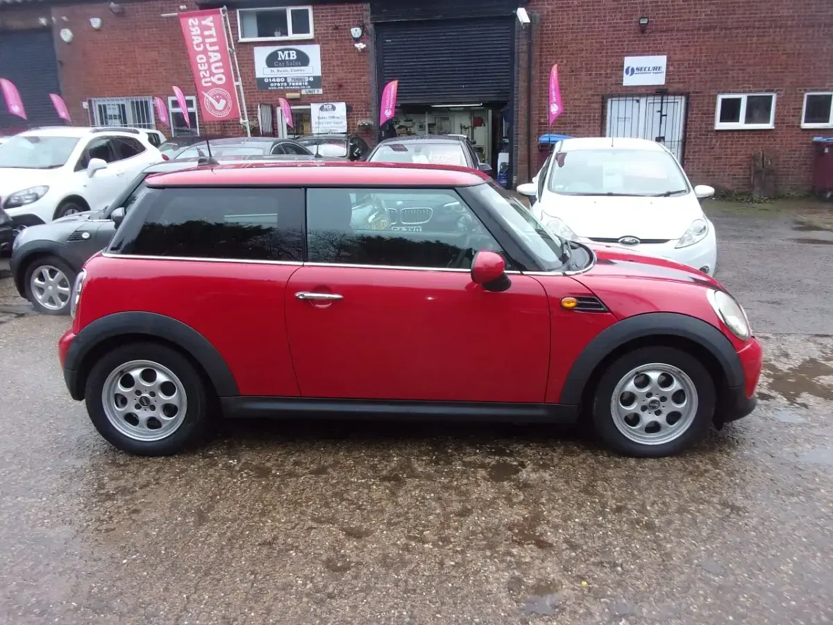 Used Mini Cooper D Hatch 110 HP (80 kW) 2012 Red Hatchback