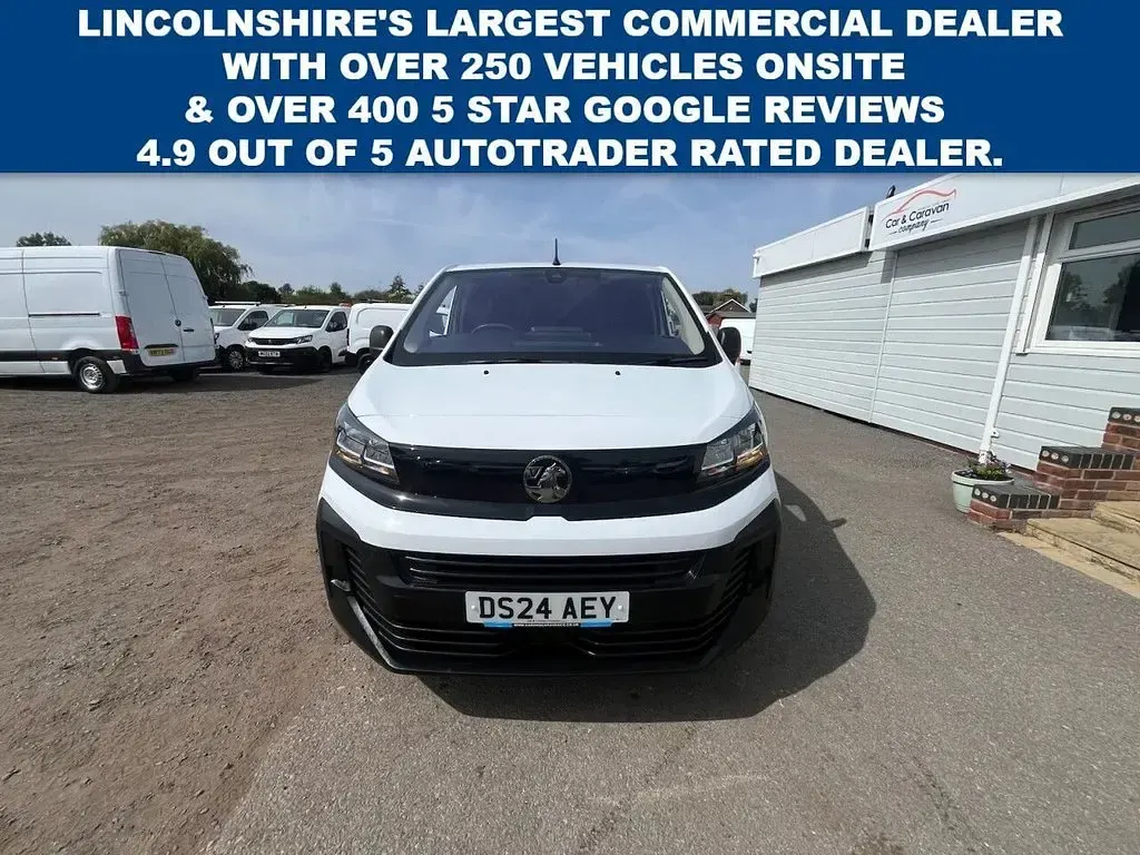 Used Vauxhall Vivaro 145 HP (106 kW) 2024 White MPV