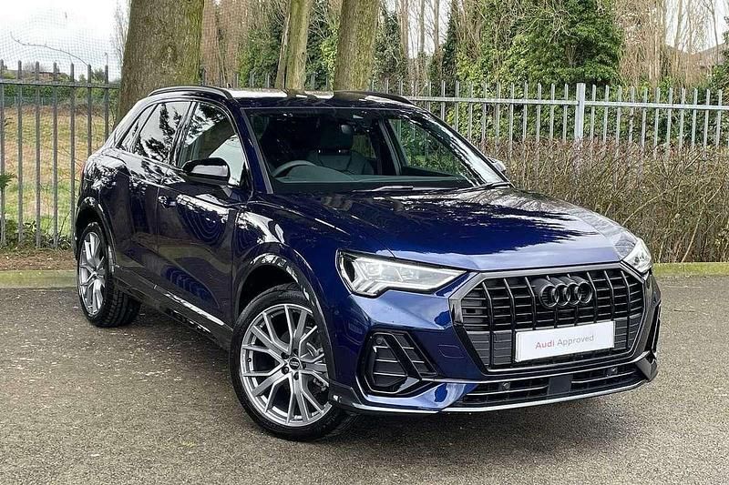 Navarra blue metallic Used 2025 Audi Q3 Black Edition SUV | £35,690 (Fair price) - Image 1/4