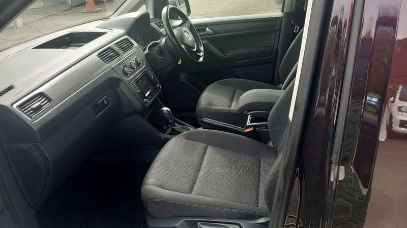 Used VW Caddy Maxi Life Life 2018 Mauve/purple MPV