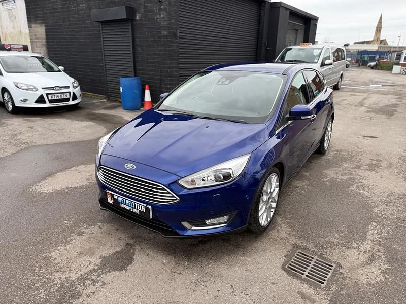 Used Ford Focus Titanium X 125 HP (91 kW) 2017 Blue Hatchback