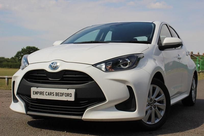 Used Toyota Yaris Hybrid 2021 White Hatchback