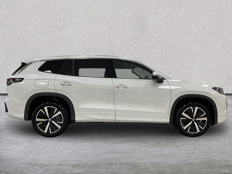 Used VW Touran Elegance 150 HP (110 kW) 2026 White MPV