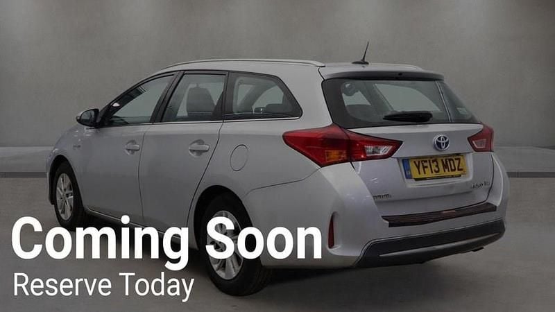 Used Toyota Auris 136 HP (100 kW) 2013 Silver Estate