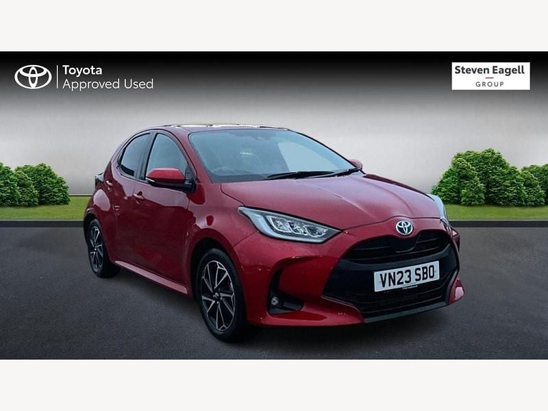 Used Toyota Yaris Hybrid Design 2023 Red Hatchback
