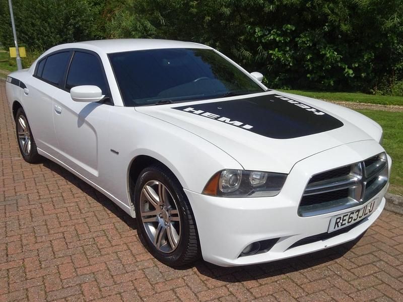 Used Dodge Charger 380 HP (279 kW) 2014 White Sedan