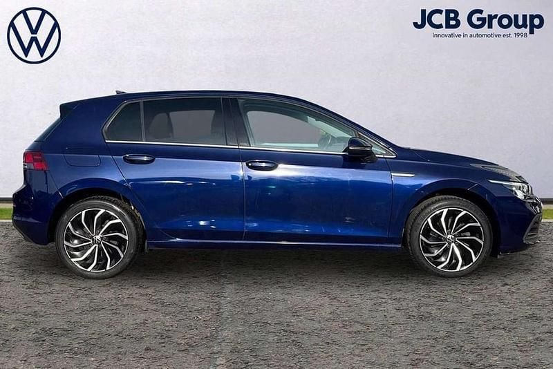 Used VW Golf VIII Edition 128 HP (94 kW) 2023 Blue Hatchback
