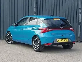 Used Hyundai i20 Premium 100 HP (73 kW) 2023 Blue Hatchback