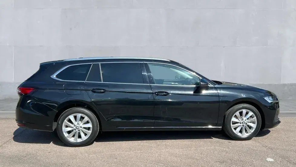 Used Skoda Superb SE Technology 204 HP (150 kW) 2025 Black magic pearl effect