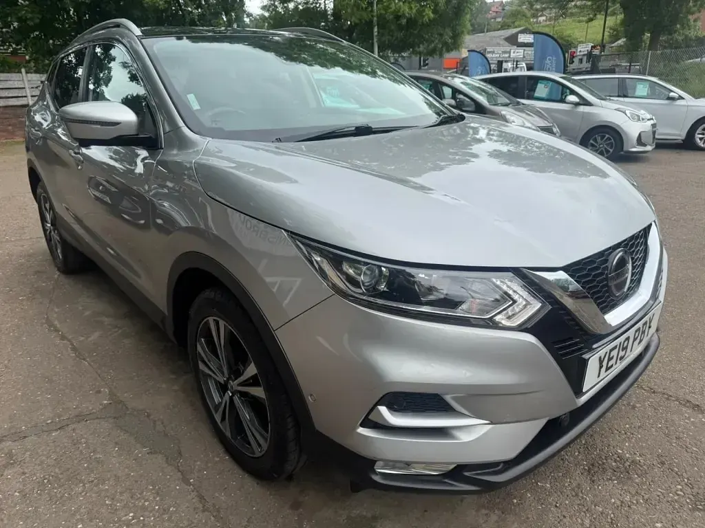 Used Nissan Qashqai N-Connecta 2019 Silver SUV