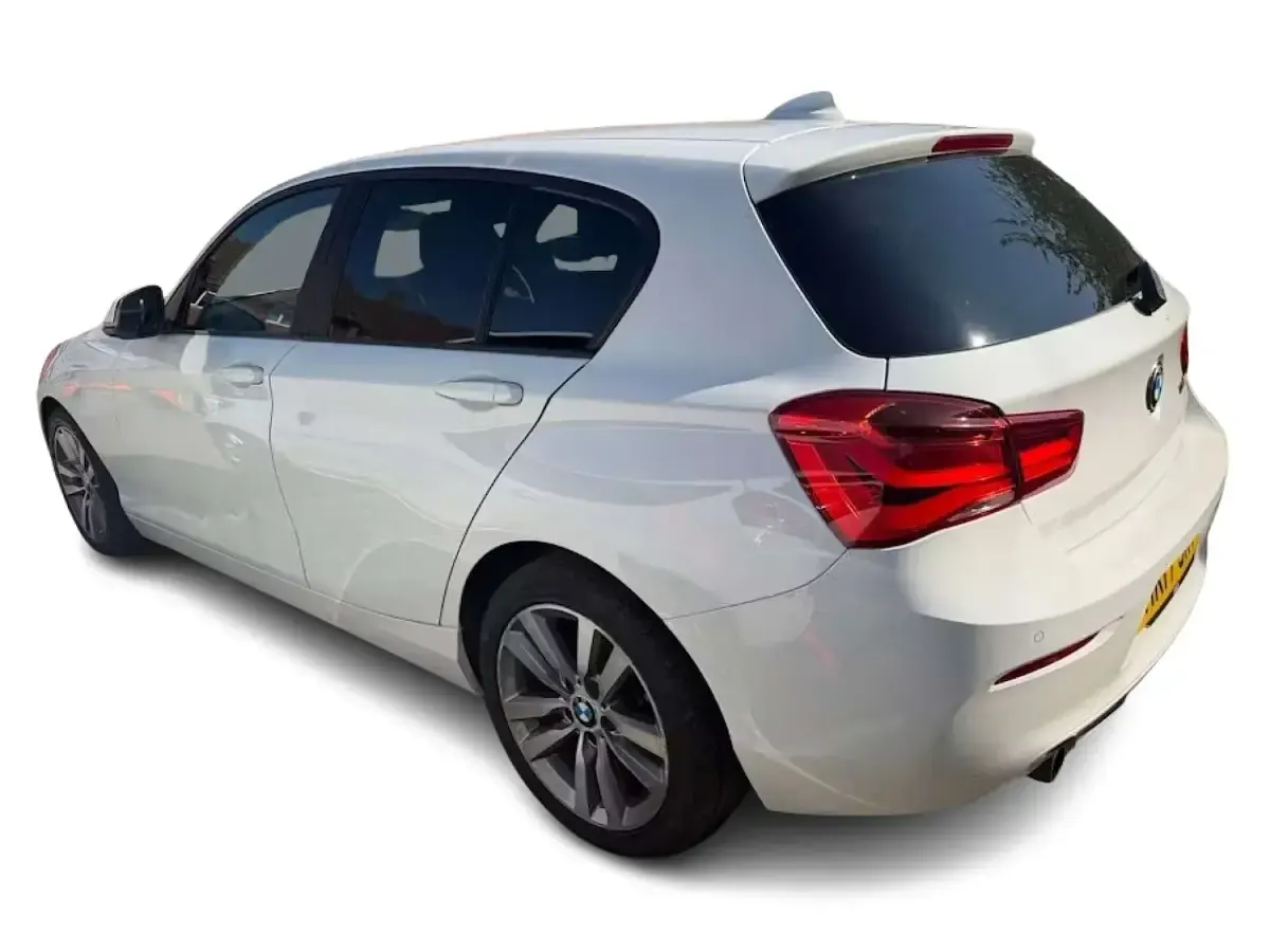 Used BMW 118 Sport Line 136 HP (100 kW) 2017 White Hatchback