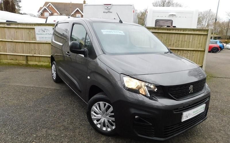 Used Peugeot Partner 102 HP (75 kW) 2020 Grey MPV