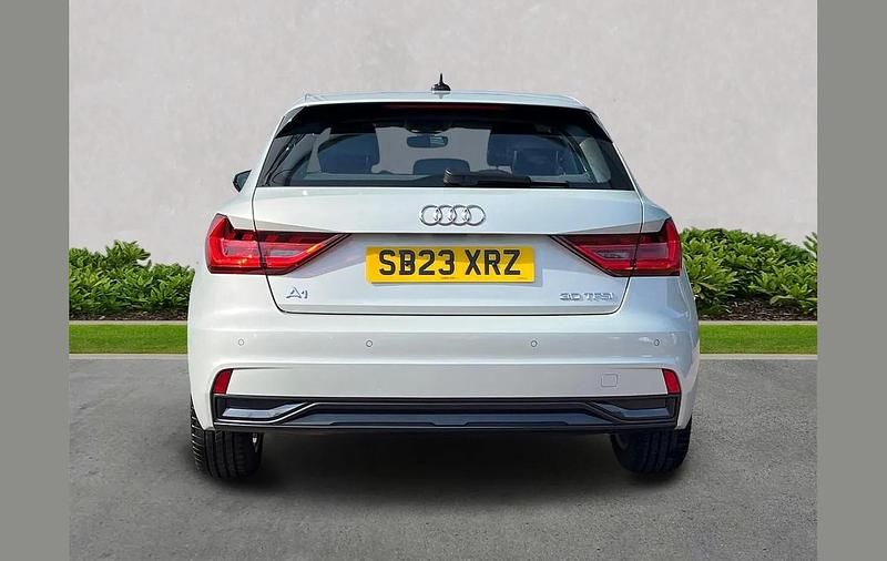 Used Audi A1 Sport 110 HP (80 kW) 2023 Silver SUV