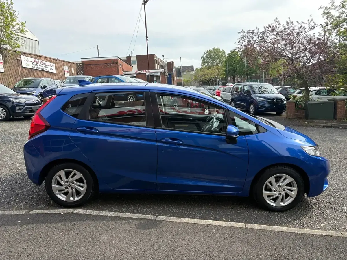 Second-hand Honda Jazz SE 102 CP (75 kW) 2017 Albastru Hatchback