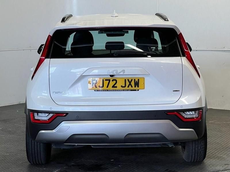 Used Kia Niro 139 HP (102 kW) 2022 White SUV