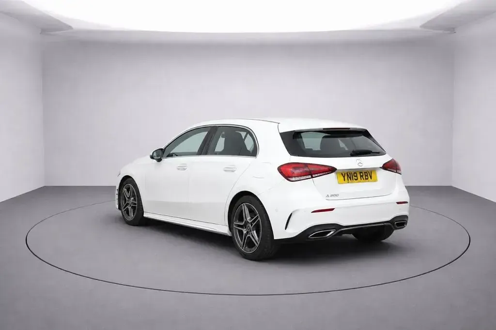Käytetty Mercedes A200 AMG line 2019 Valkoinen Viistoperä