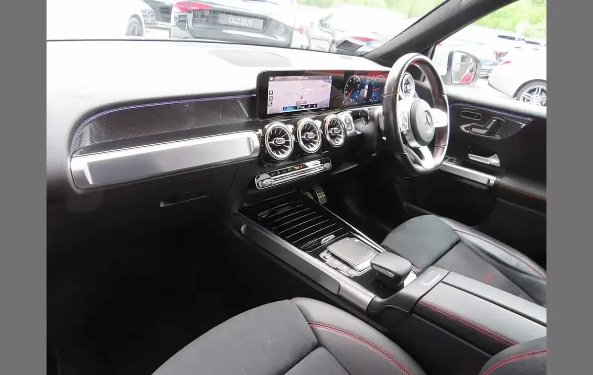 Used Mercedes GLB220 AMG line 187 HP (137 kW) 2021 White SUV