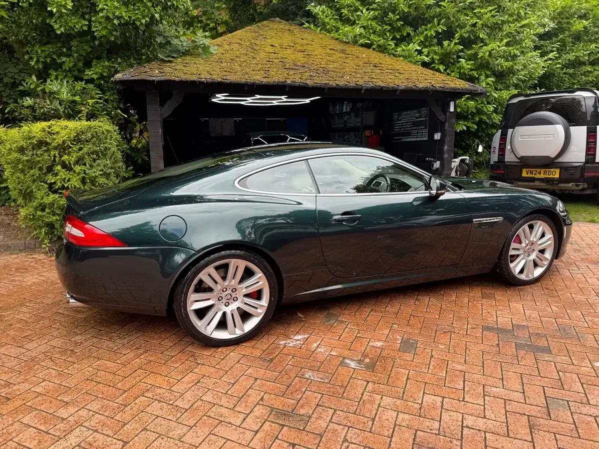 Used Jaguar XKR 510 HP (375 kW) 2012 Green Coupe