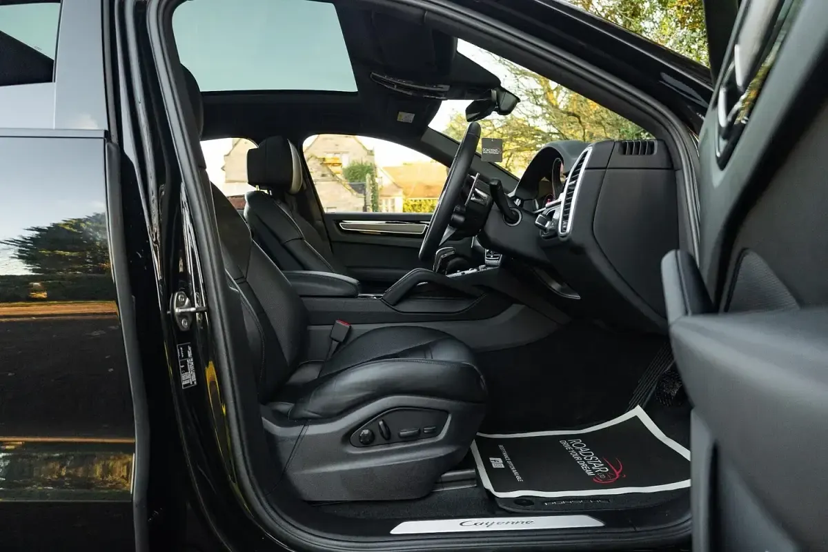 Used Porsche Cayenne 340 HP (250 kW) 2022 Black SUV
