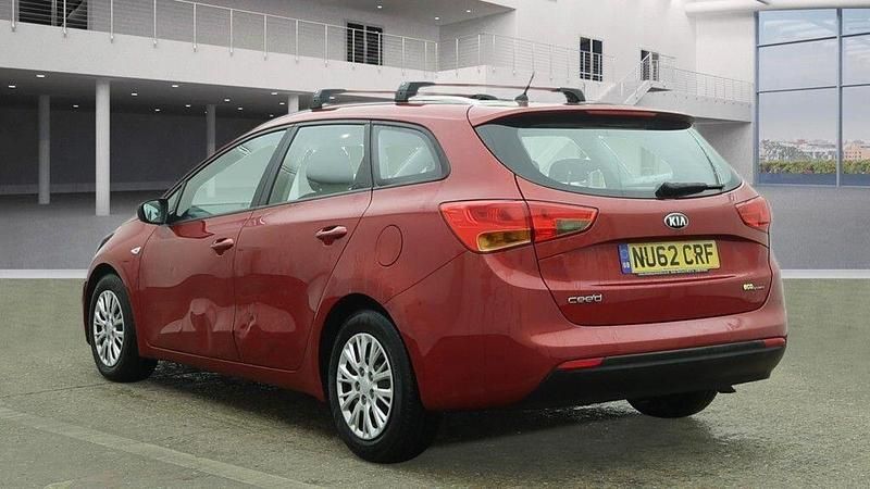 Used Kia Ceed 2013 Red Hatchback