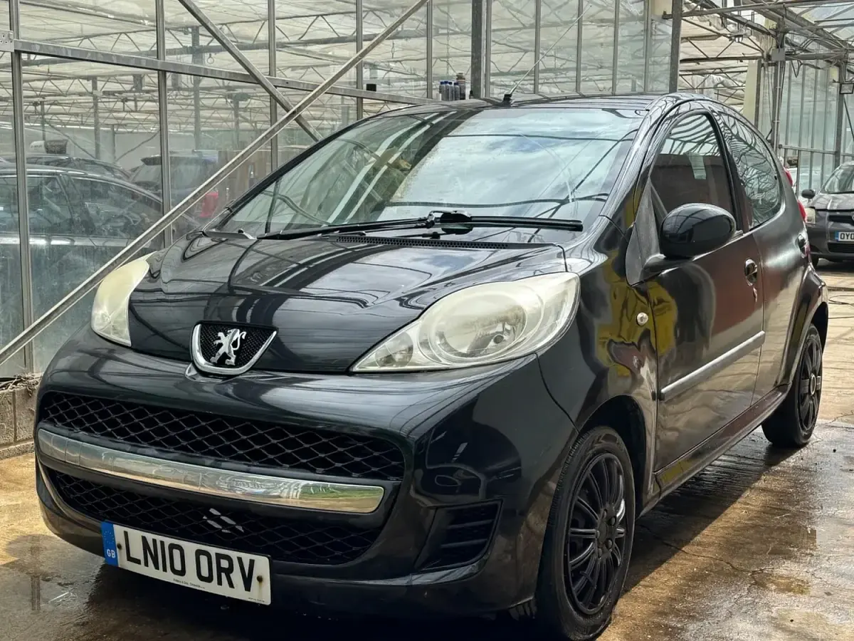 Used Peugeot 107 68 HP (50 kW) 2010 Black Hatchback